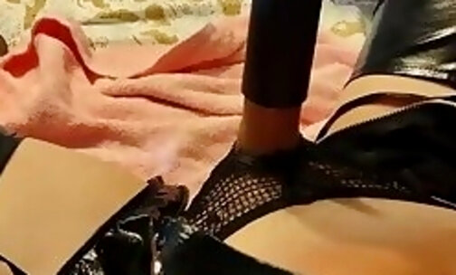 Vacuuming Blowjob with leather and bondage