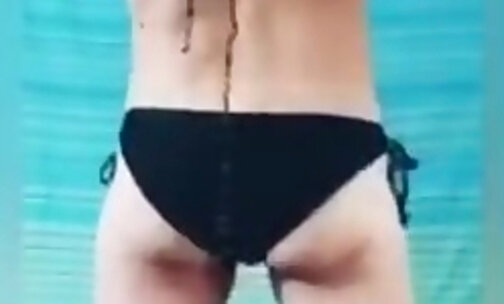 bikini butt play