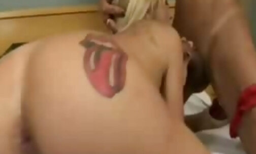 Tattooed blonde sucker for sexy Tgirl