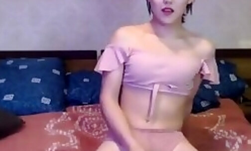 short girl tranny cutie in leggings jerks on cam