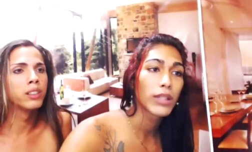 Tranny girl masturbates on camera