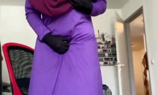Dhimmi bea - Hijabi masturbation fully dressed