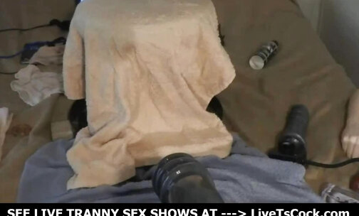 Tranny Uses Fuck Machine