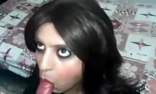 Iranian crossdresser sucks cock