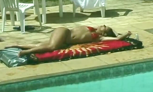Priscilla Dandara makes love in the pool