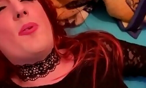 Sexy redhead crossdresser get some anal