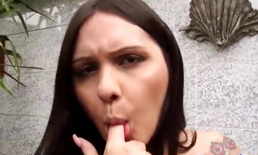 Sarah Oliveira suck a big cock